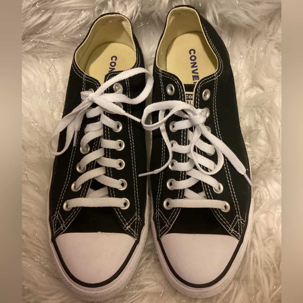 Black low top Converses Men’s 10 Women’s 12